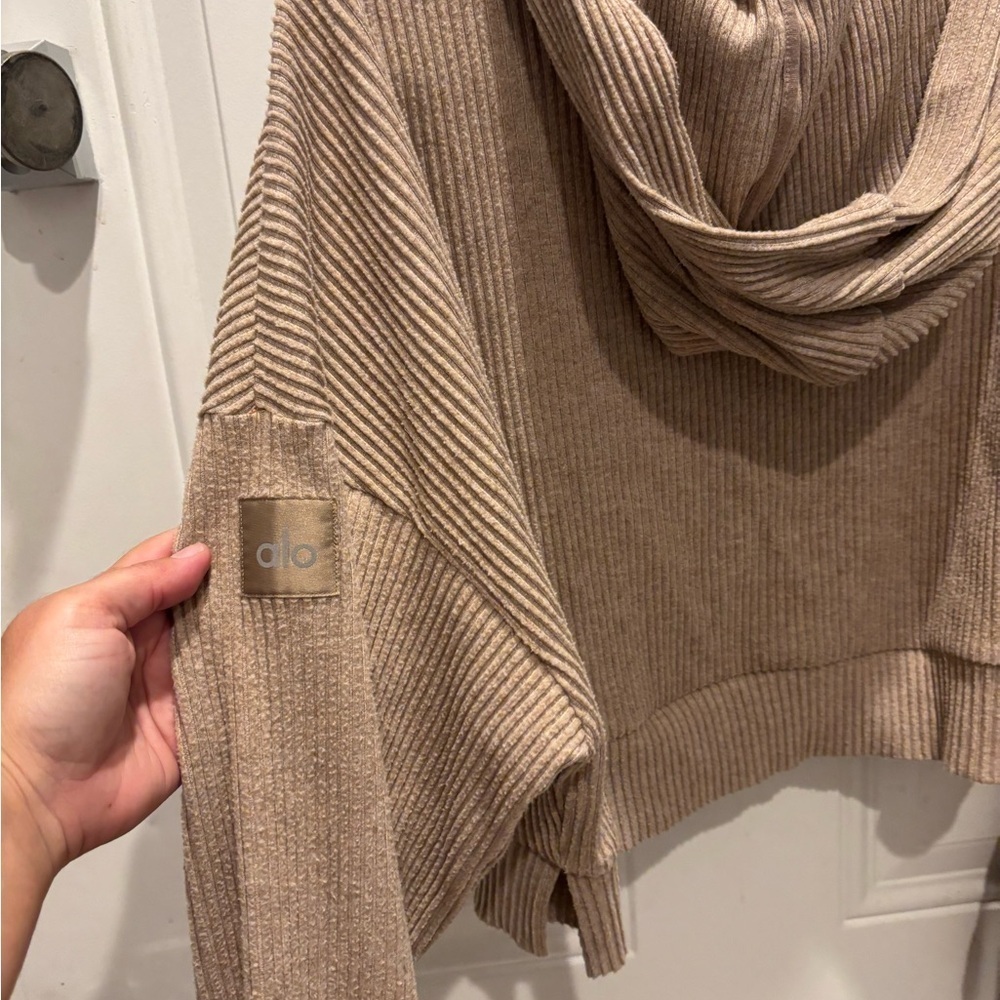 ALO muse hoodie. Gravel heather. Size M Still on website! - Picture 6 of 6